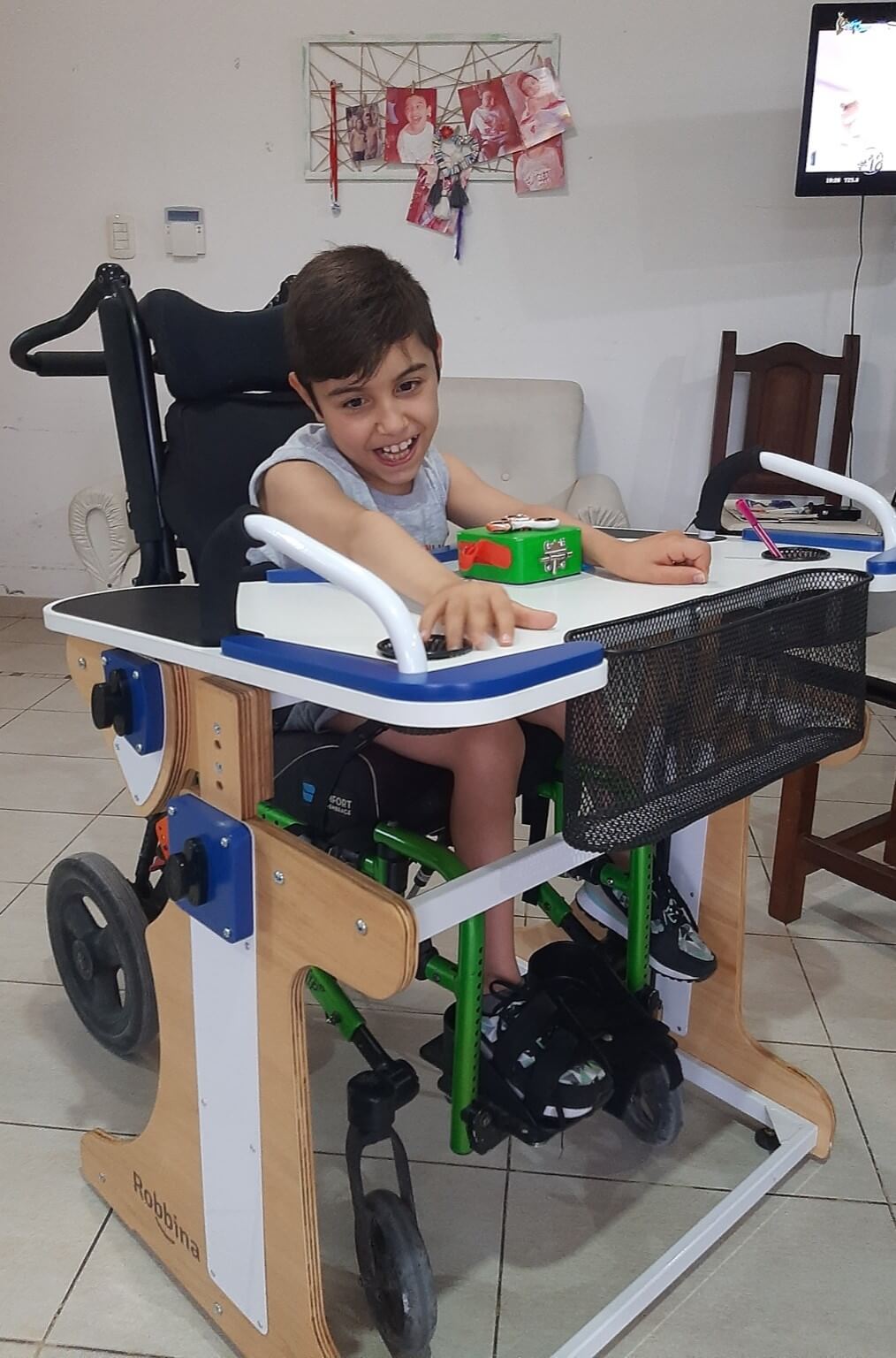 Juan jugando en la Mesa Robbina